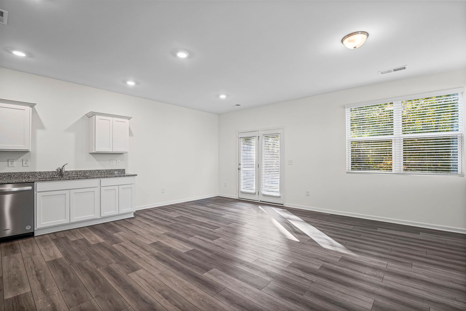 Move In Special 500 Off 1St 2 Months With A 9 15 Move In Date Or Sooner Welcome Home Beautiful 3 Bedroom 2 5 Bathroom Townhome Located In Cartersville Must See – photo 3