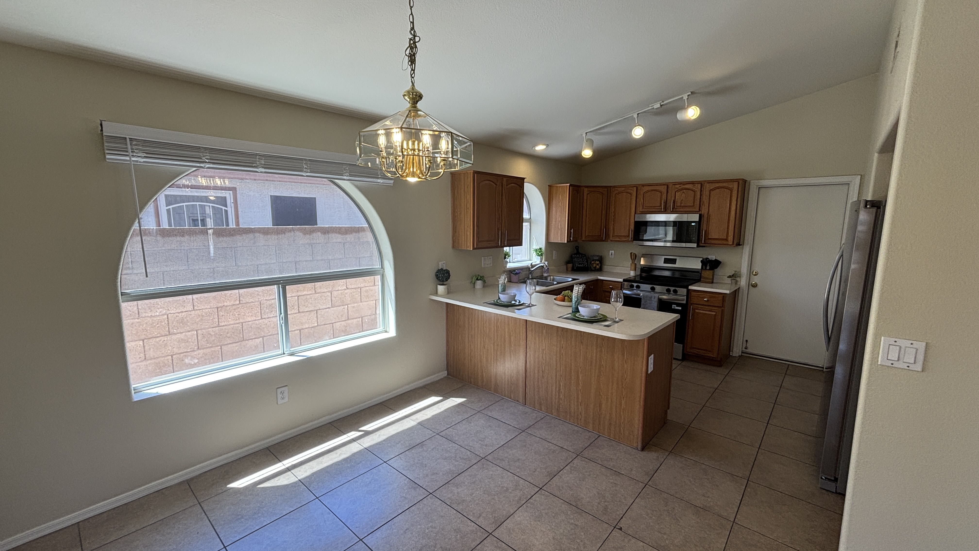 12721 W Palm Ln – photo 4