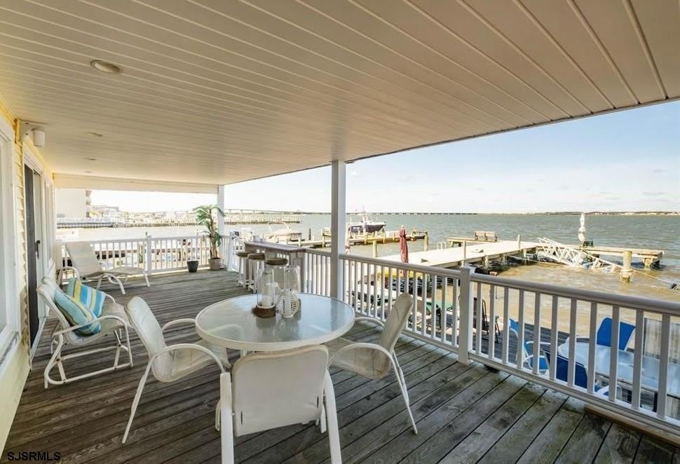 38 Bay Ave – photo 2