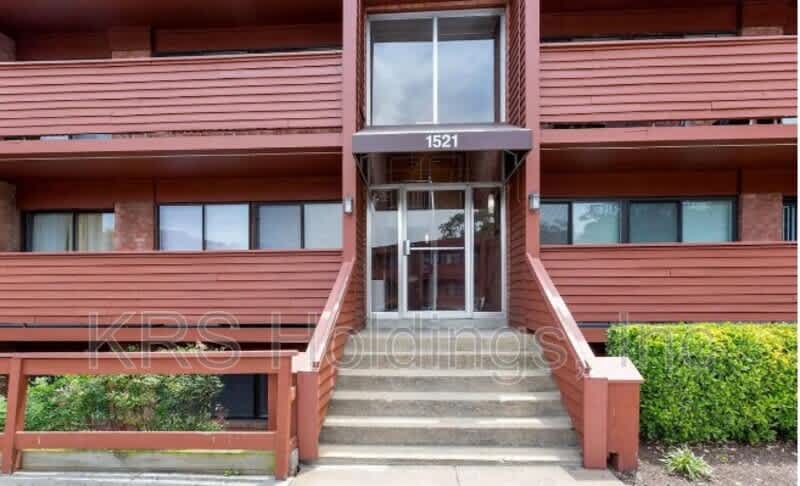 1521 S George Mason Drive – photo 1