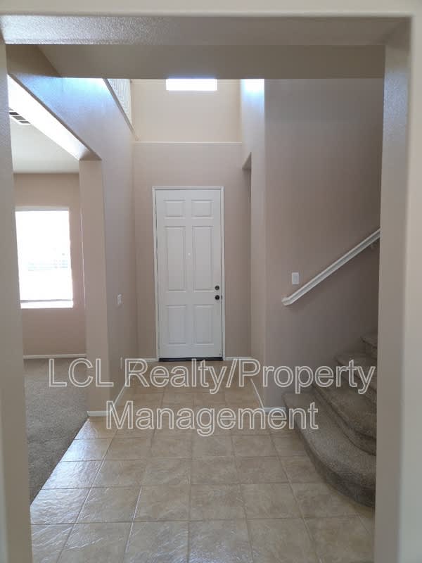 1261 Reinhart St – photo 4