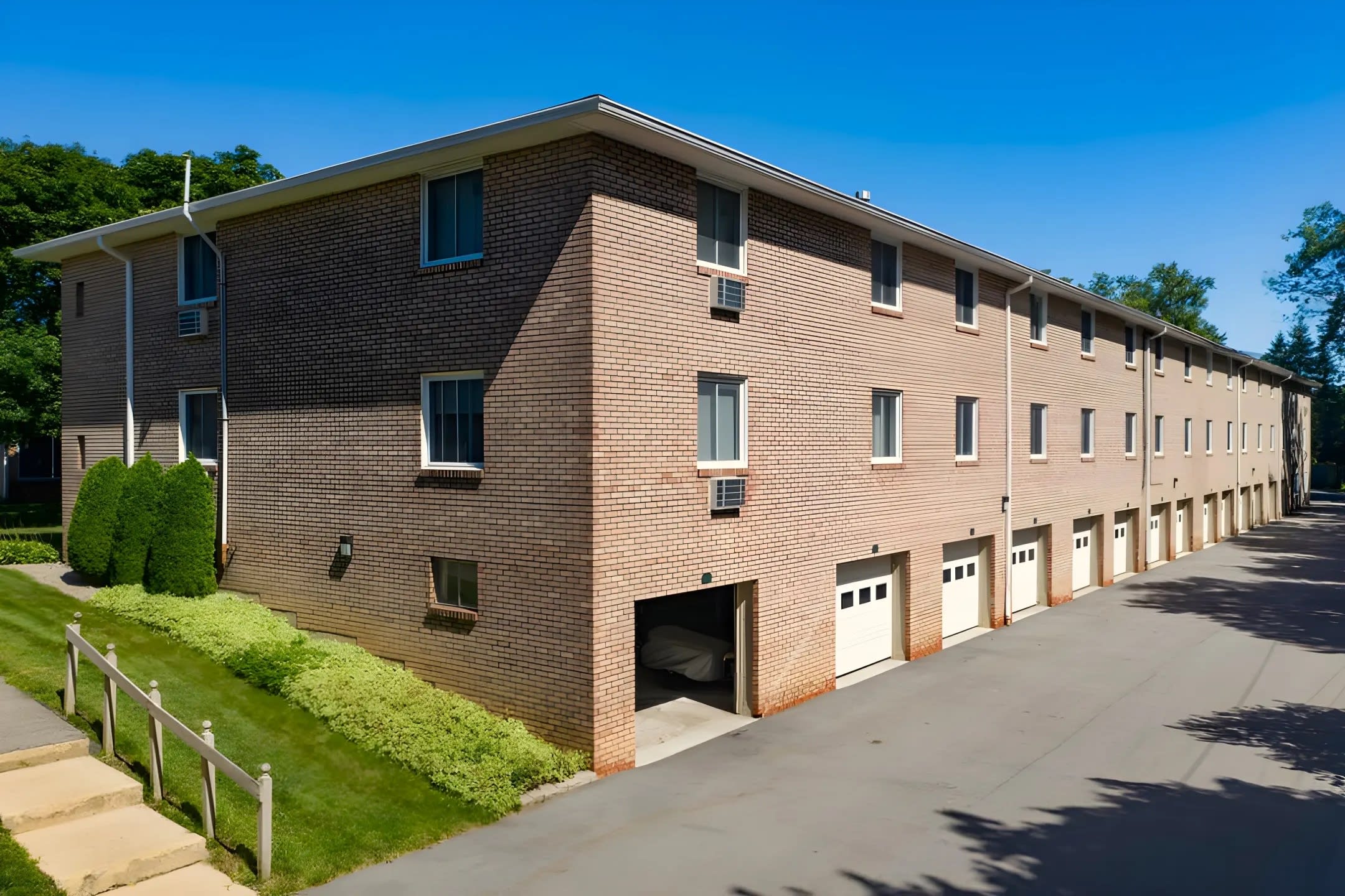 Clover Park Apartments – photo 4