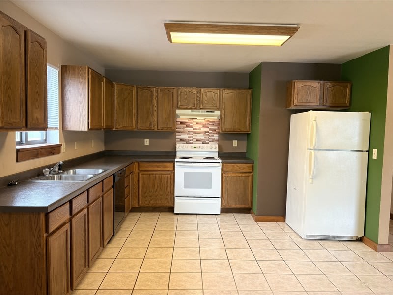 1160 Schabow Street – photo 2