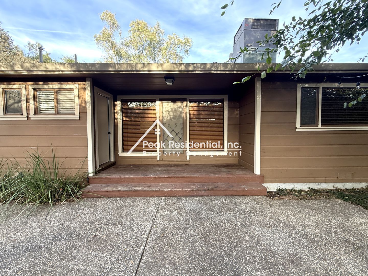 Spacious 3Bd 1 5Ba Auburn Home With 2 Car Garage Bonus Room – photo 3