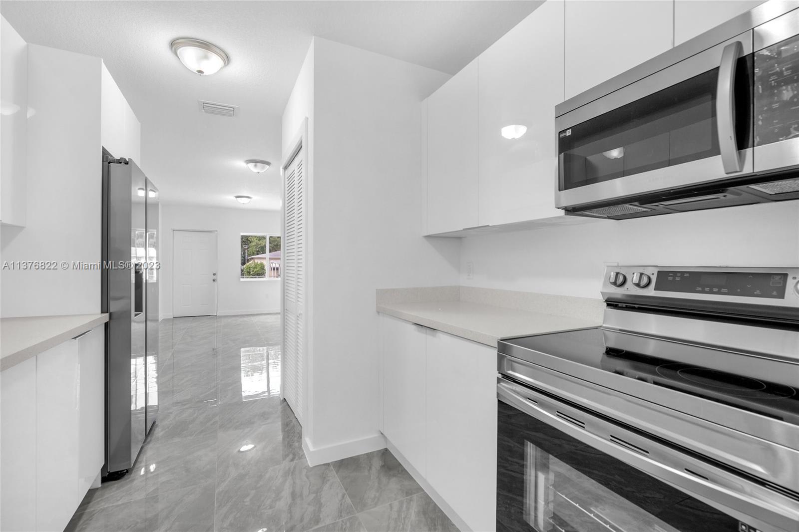2448 Nw 42nd St – photo 2