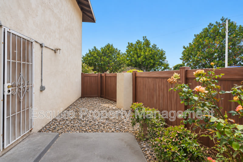 700 W. GONZALEZ RD – photo 2