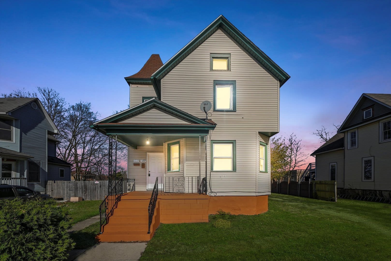 1097 E Merchant Street – photo 2