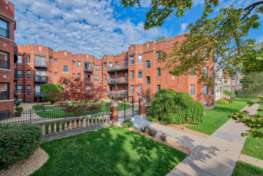 4020 North Central Park Ave. – photo 1