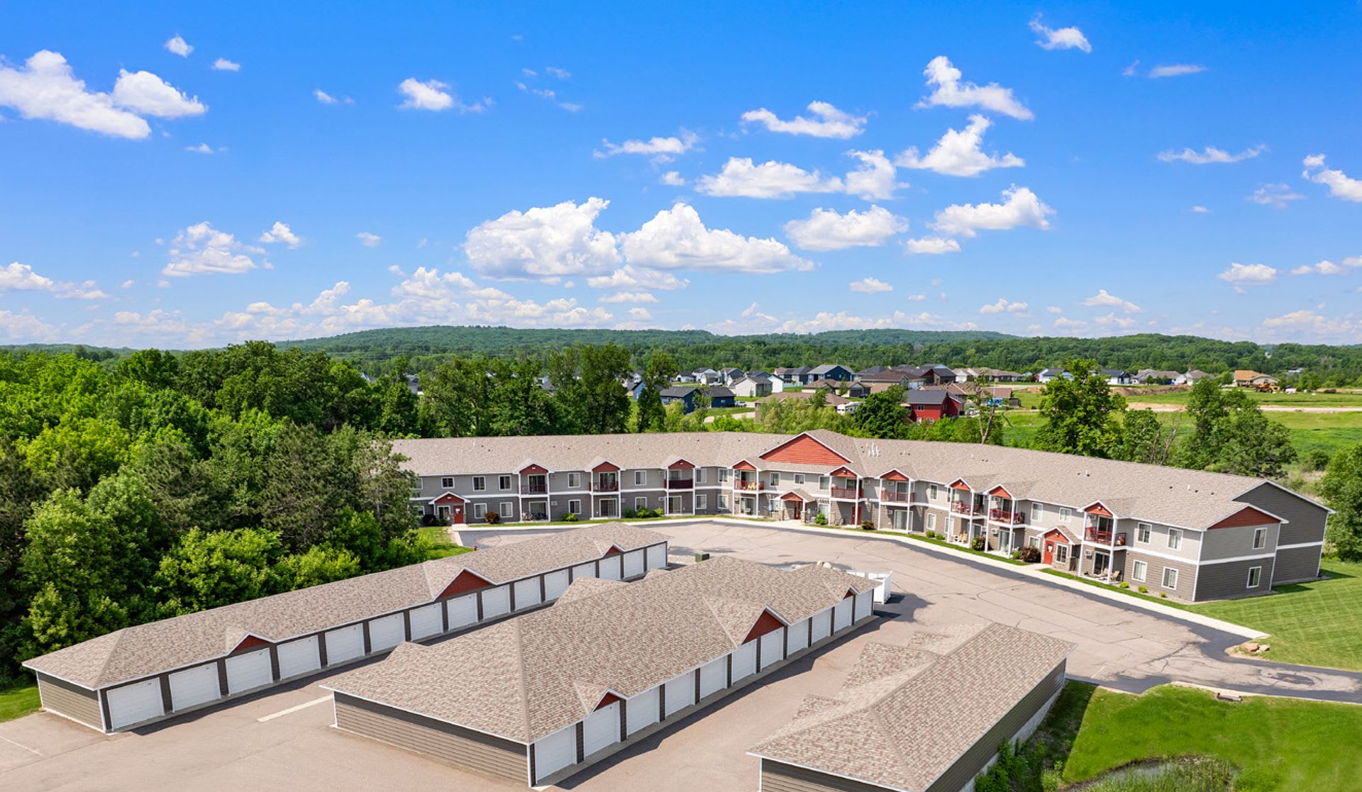 Avon Estates Apartment Homes – photo 2