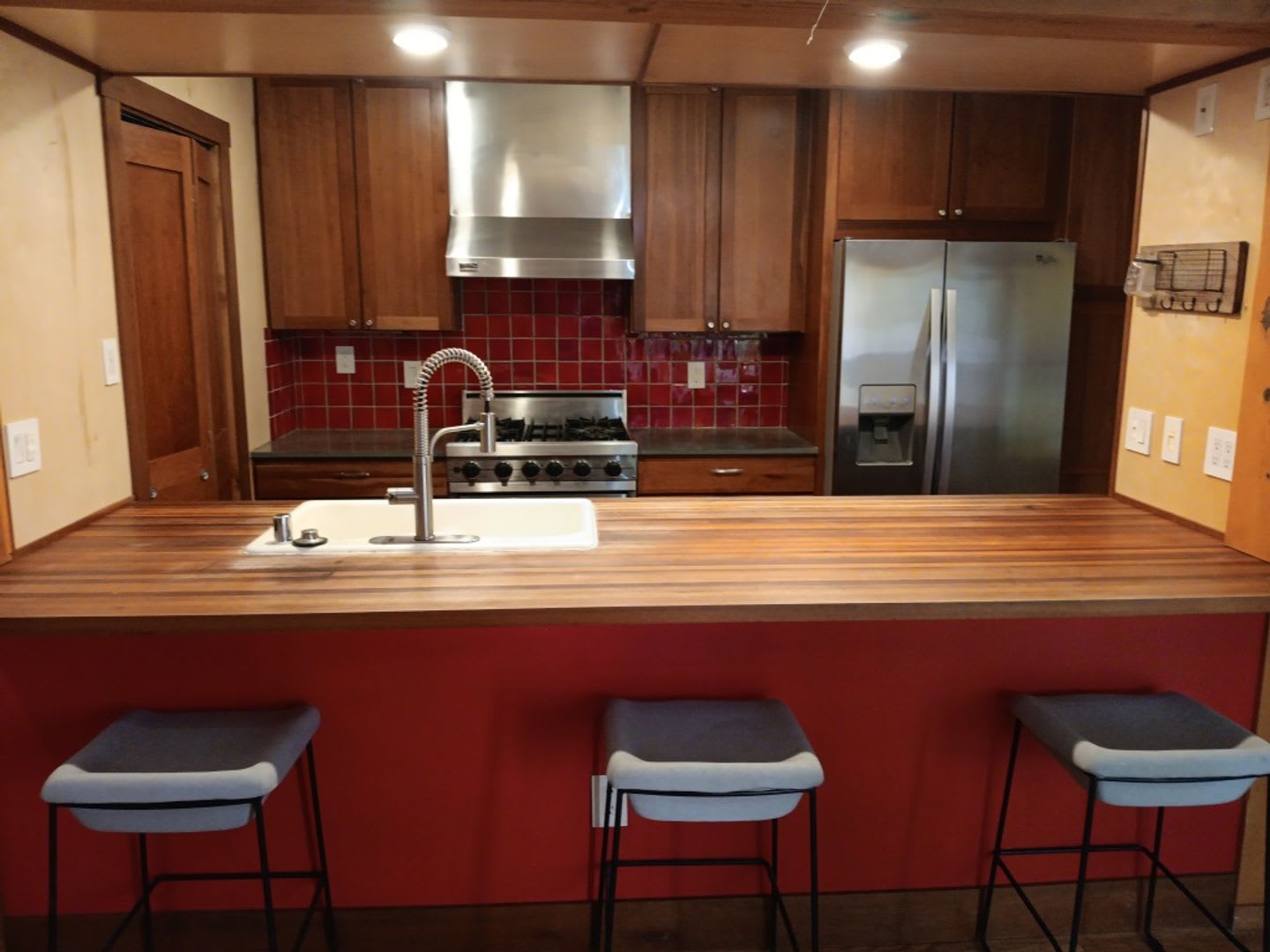 2 Bedroom, 2 Bathroom Home! Schedule a Showing Today! – photo 2