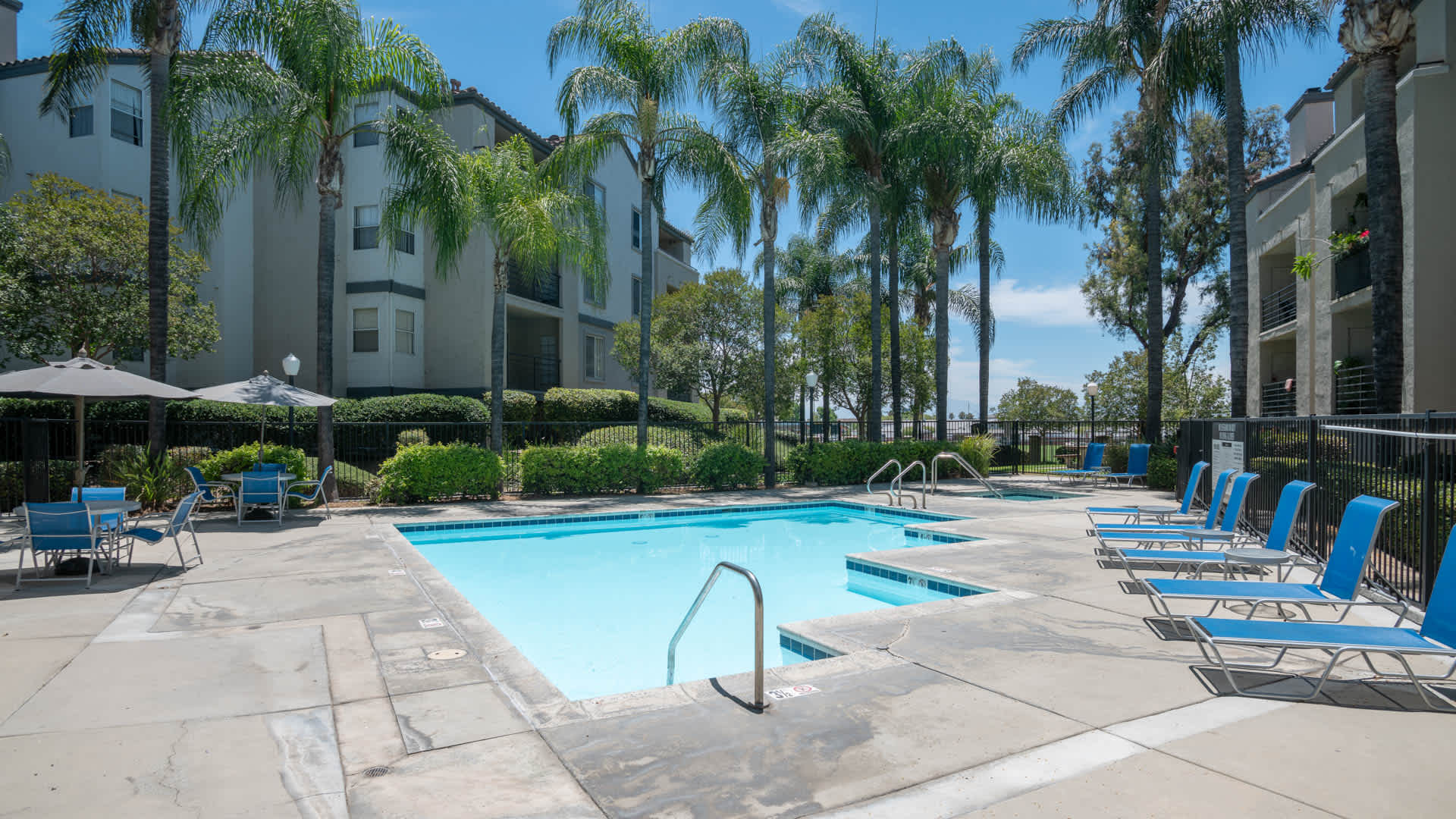 Centre Club Apartments – photo 4