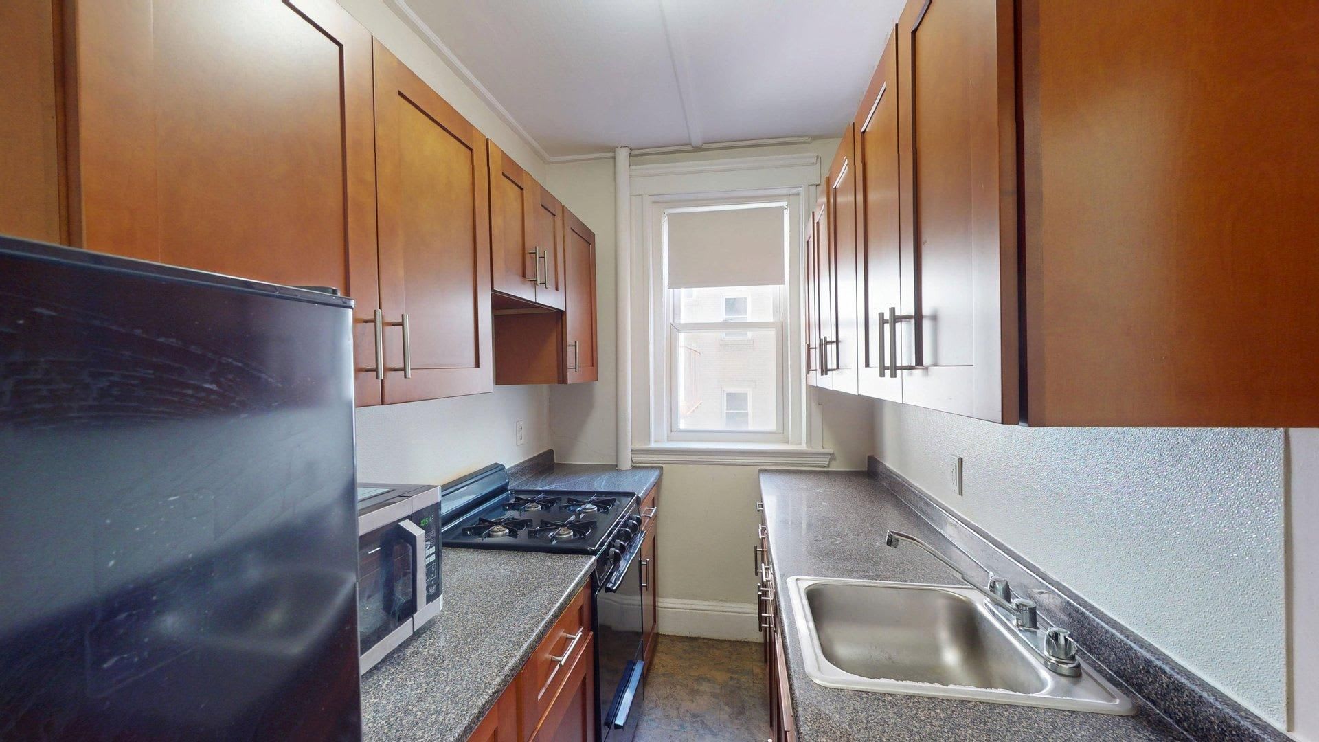 Nicely Renovated Studio In The Heart Of Fenway – photo 2