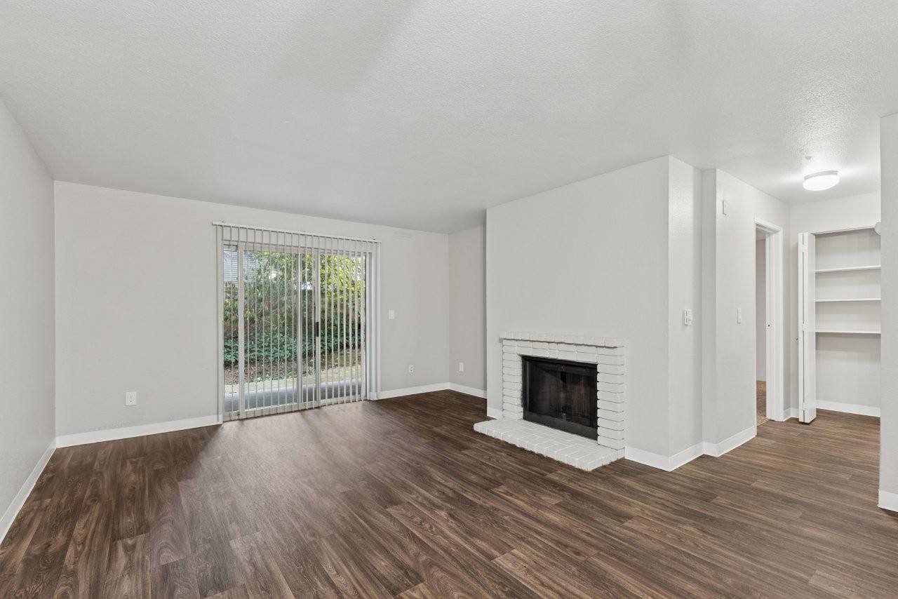 Saratoga Apartments – photo 2