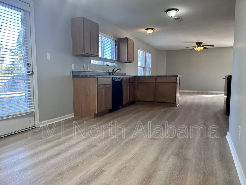 379 Jasmine Drive – photo 5
