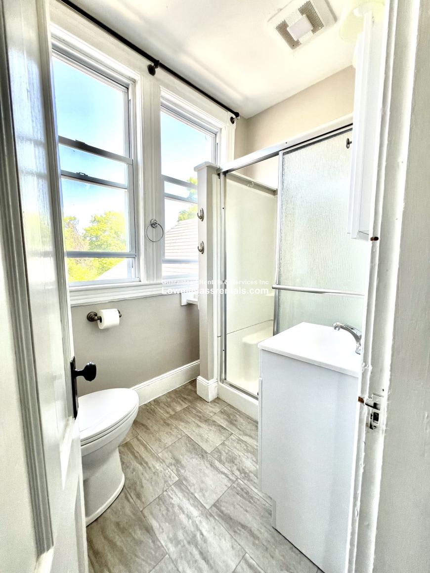 8 Middlesex St. – photo 5