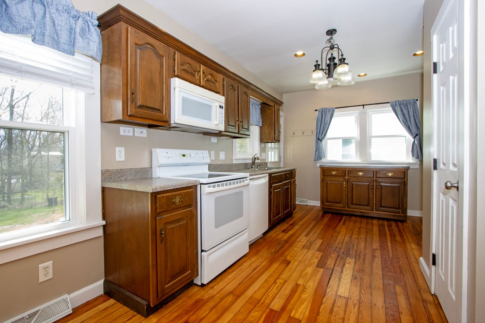 Two Bedroom – photo 2