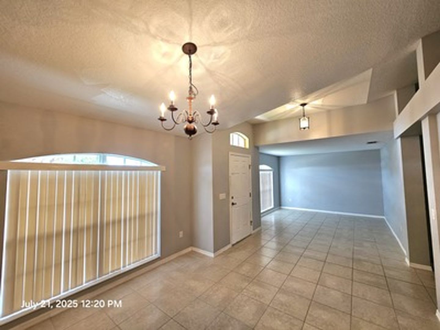 Welcome to your new home! This spacious 3-bedroom, 2-bathroom single-family home – photo 3