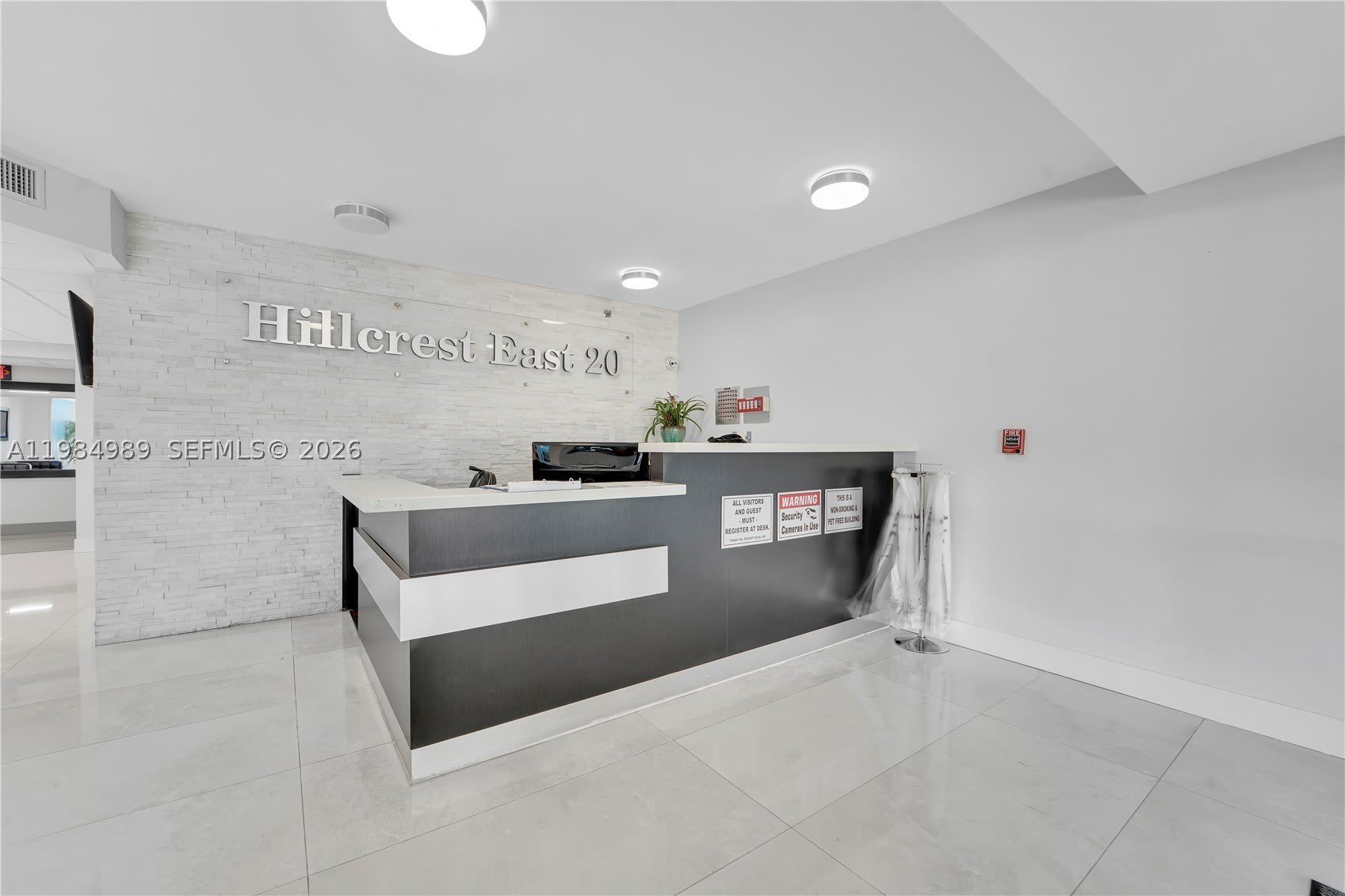 919 Hillcrest Dr – photo 4
