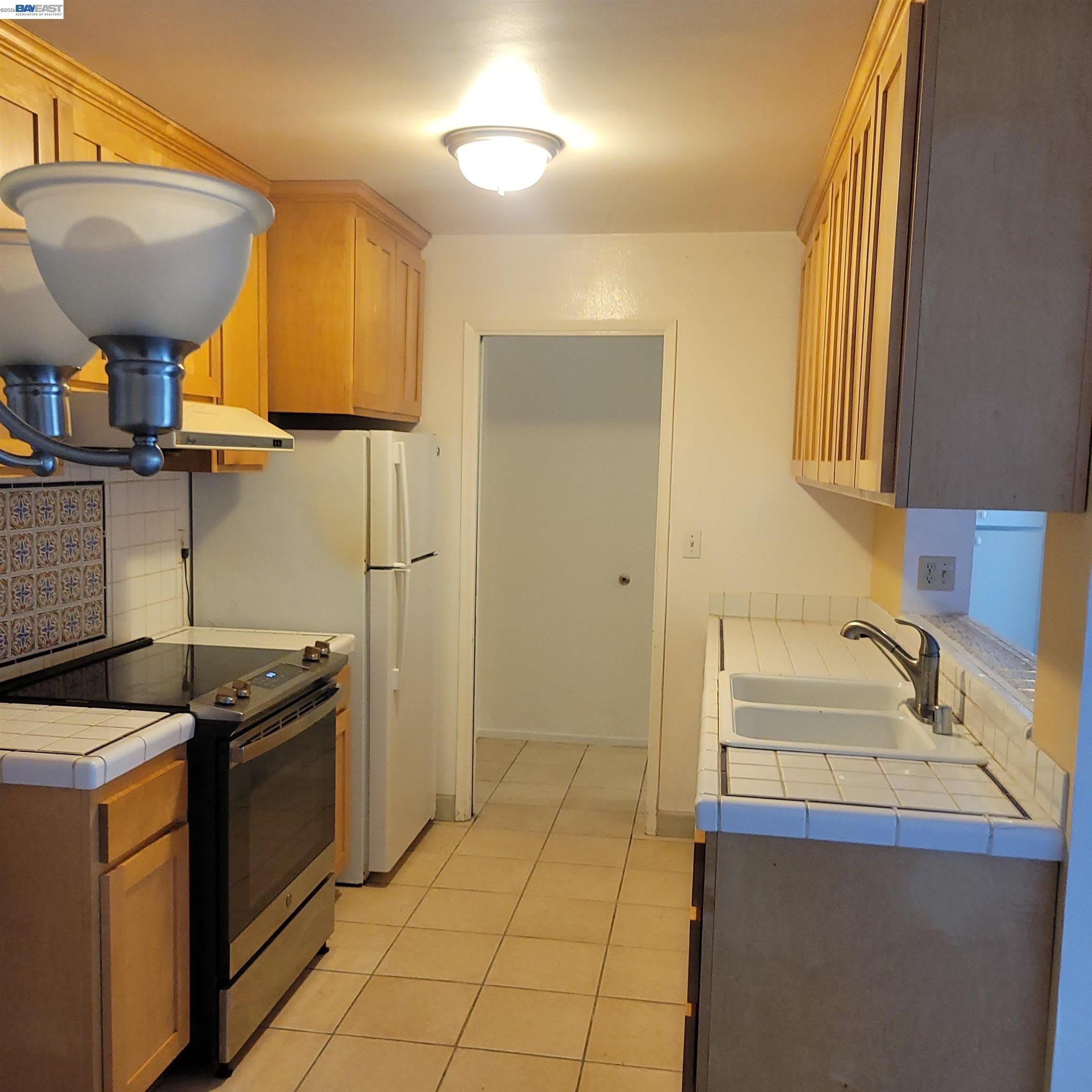 1321 Webster St – photo 5