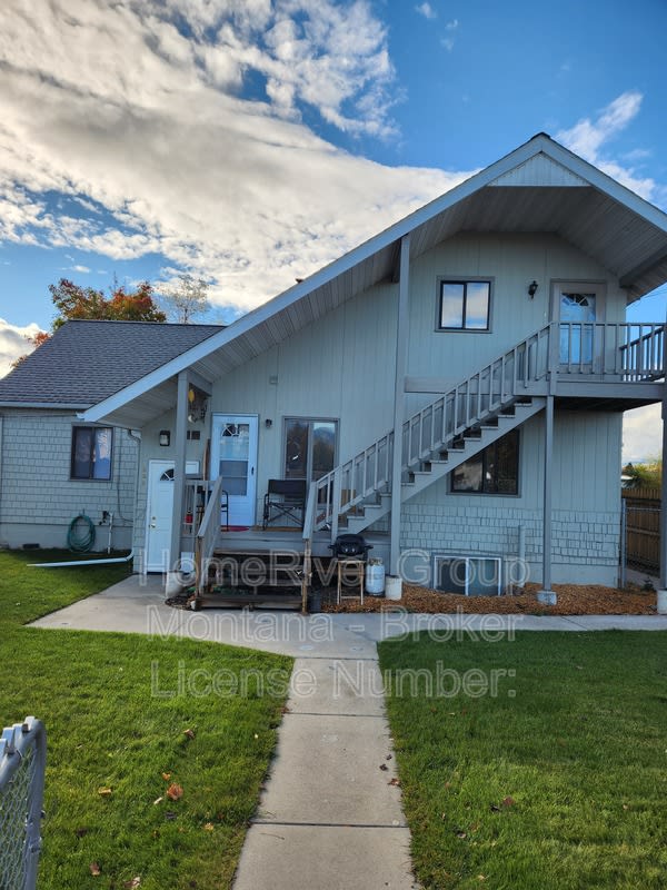724 Strand Ave – photo 1