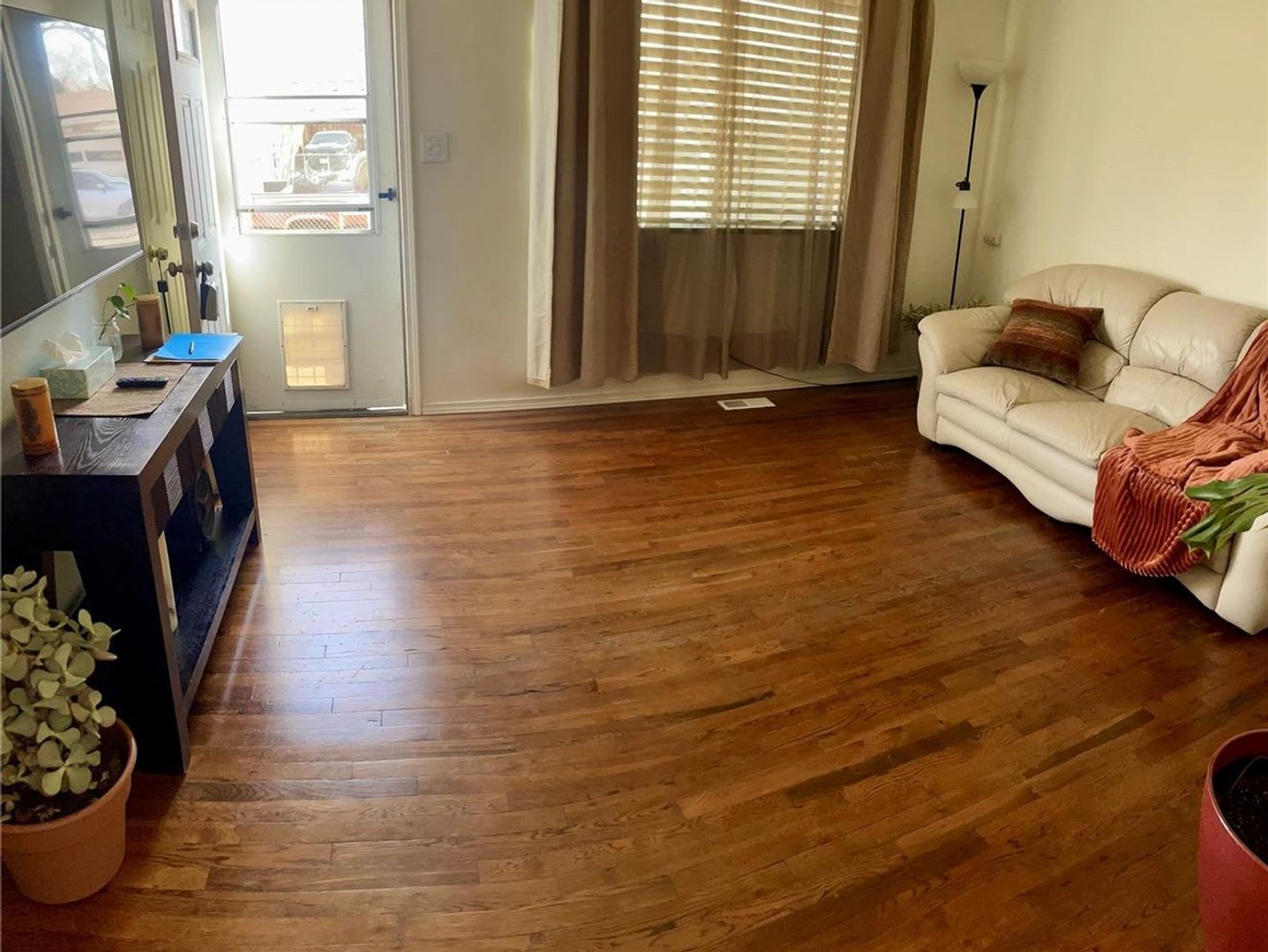 Charming, Updated Ranch Home in Established Neighborhood!! – photo 2