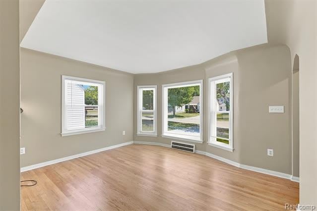 100 S Custer Avenue – photo 3