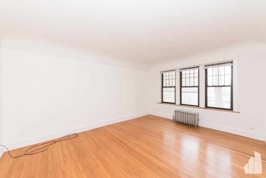 2617 West Berwyn Ave – photo 3