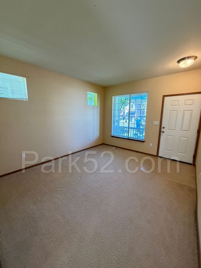 500 Off The First Full Month 4 Bedroom 2 Bathroom Single Family Puyallup Home – photo 3
