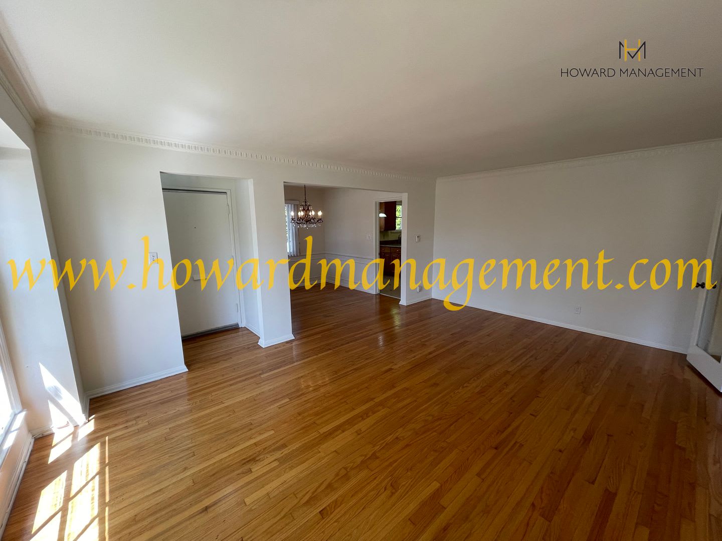 Spacious tri-level home in the Mar Vista Hills with a DEN – photo 4