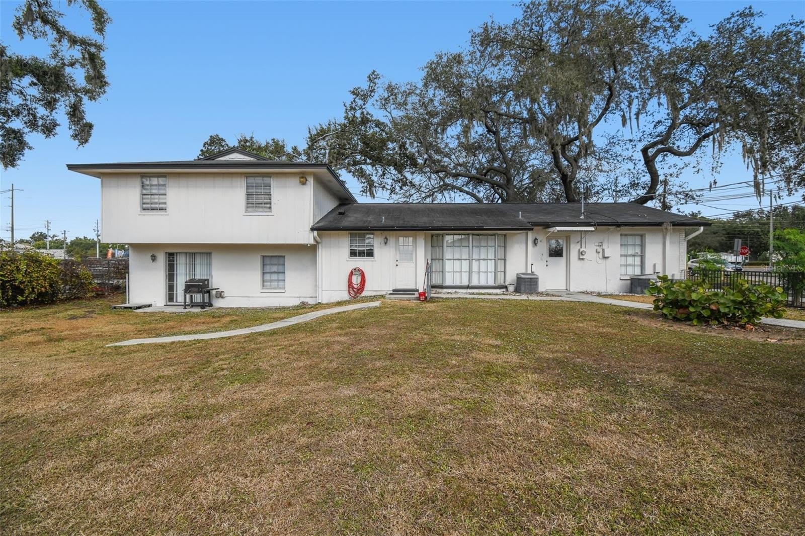855 E BRANDON Boulevard – photo 1