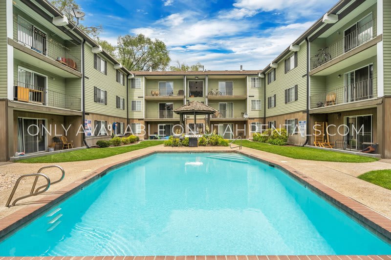 728 W 1720 N – photo 1