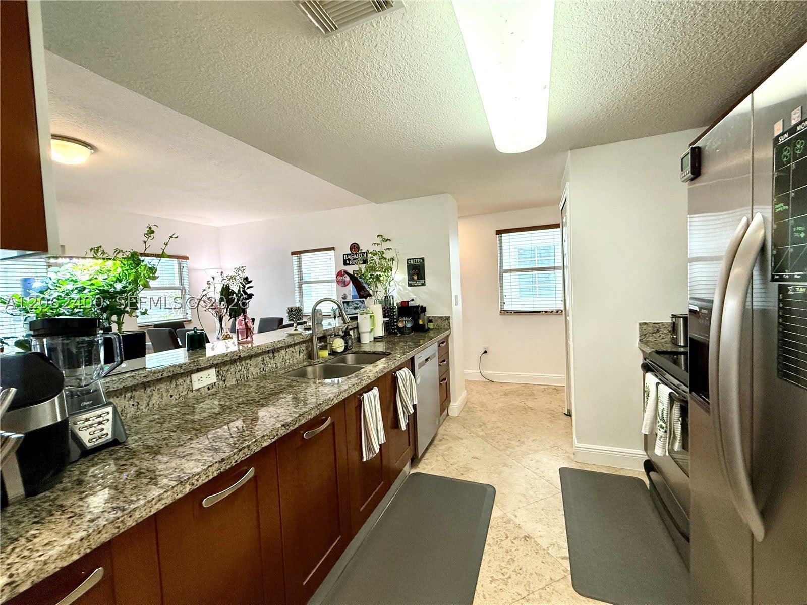 1033 SW 9th Ct – photo 4