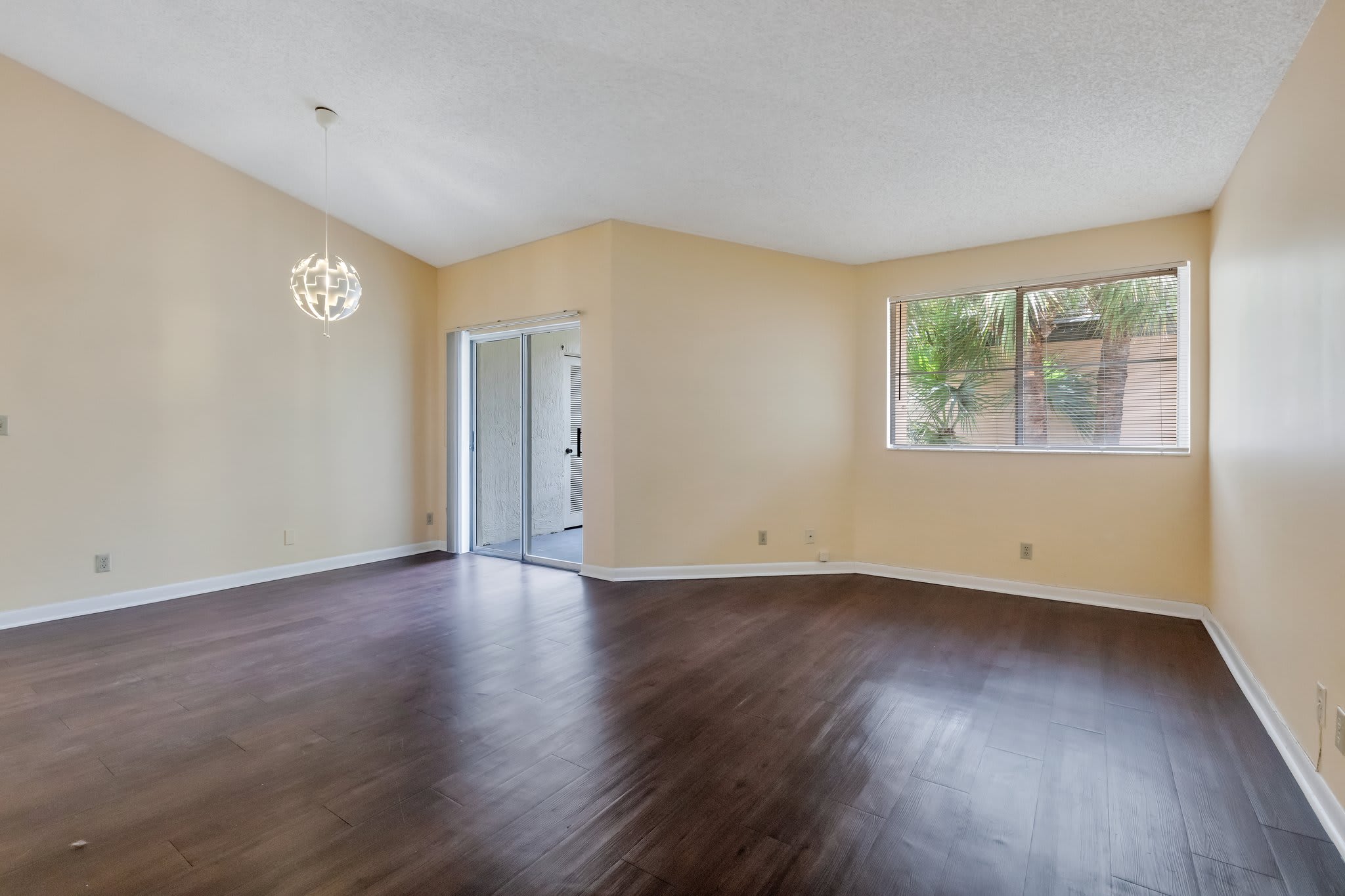 9933 Westview Dr Apt 423 – photo 5