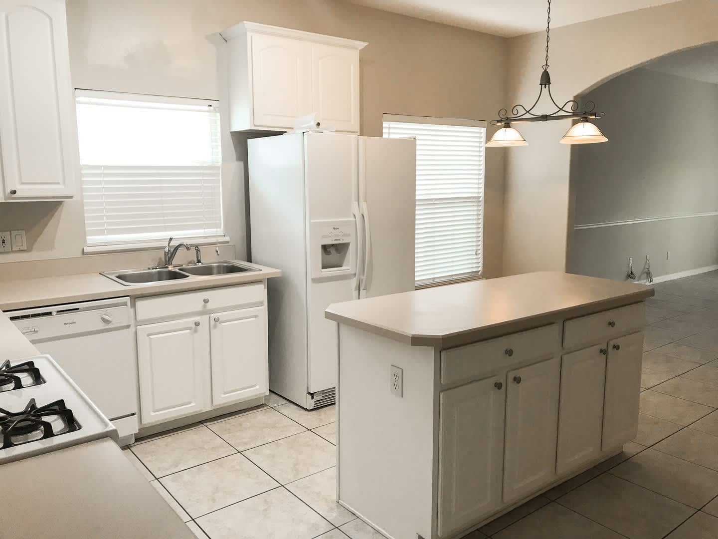 Exquisite 3 Bed 2 Bath Home For Rent in Orlando, FL AVAILABLE SEPTEMBER!!! – photo 5