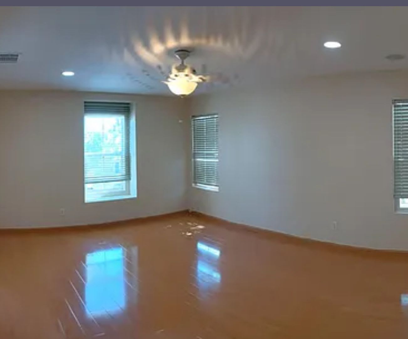Spacious 4 Bedroom With Downstairs Bedroom Full Bath And Ev Charger Water Landscaping Included – photo 5