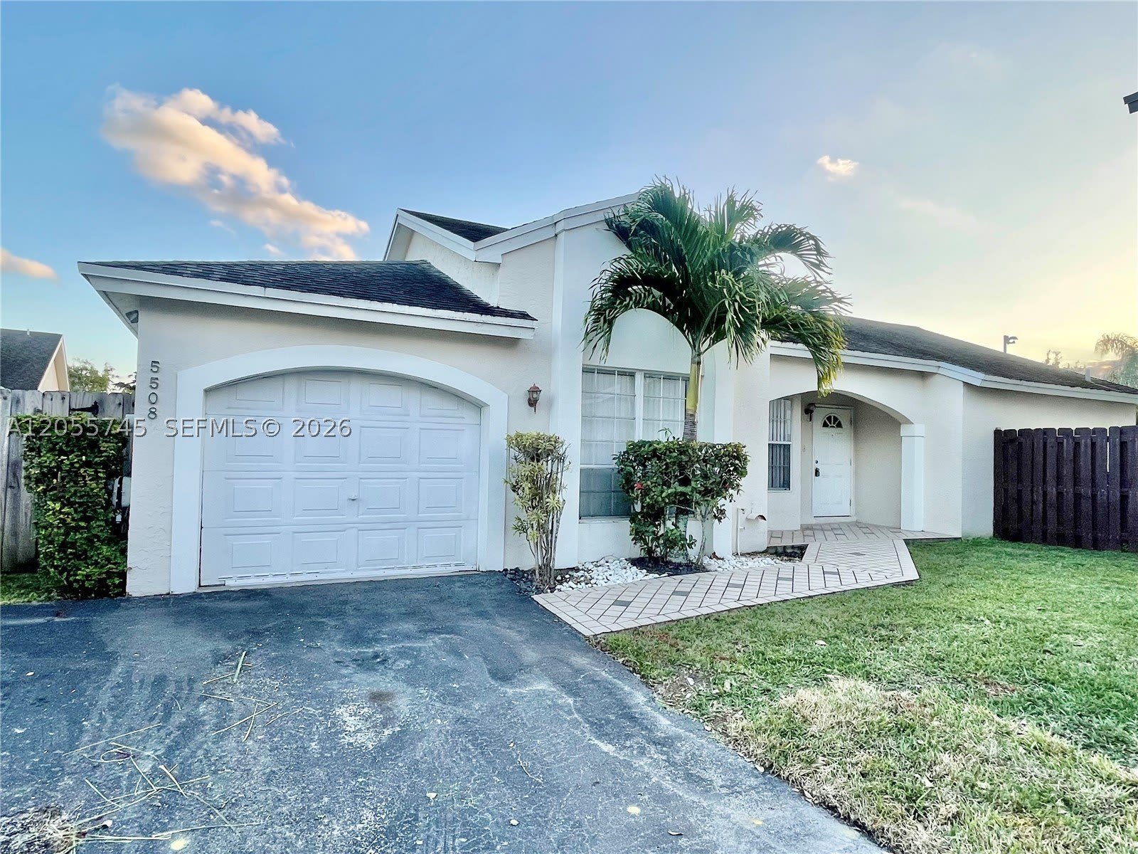 5508 NW 101st Ct – photo 1
