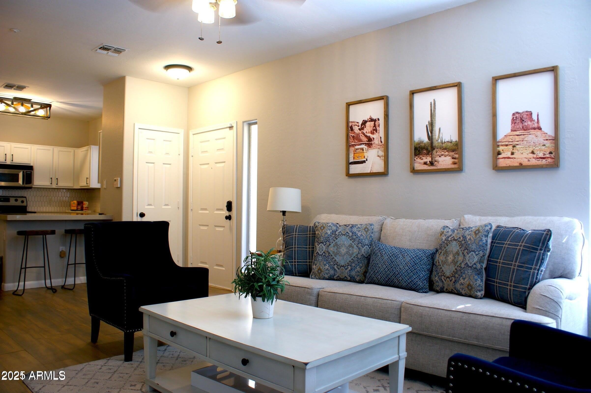 525 N Miller Road – photo 1
