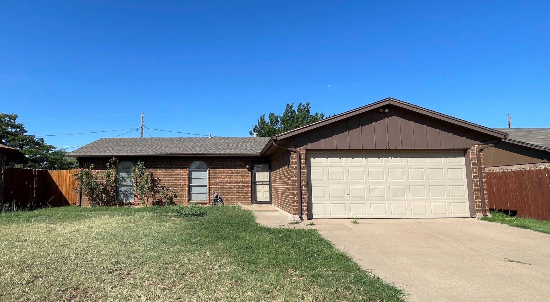 Charming 2 Bedroom Home Cozy Comfort Meets Everyday Ease In Snyder – photo 1