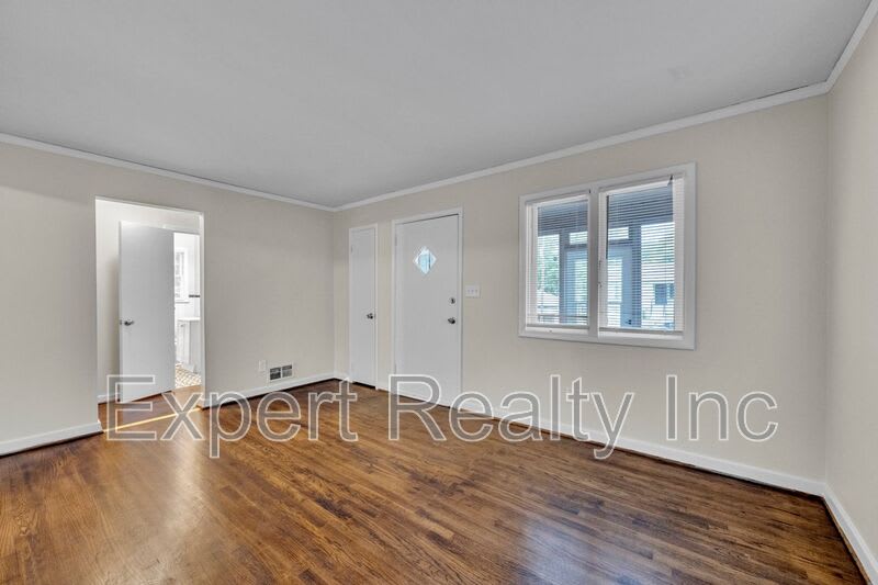7428 Paris Ave – photo 5