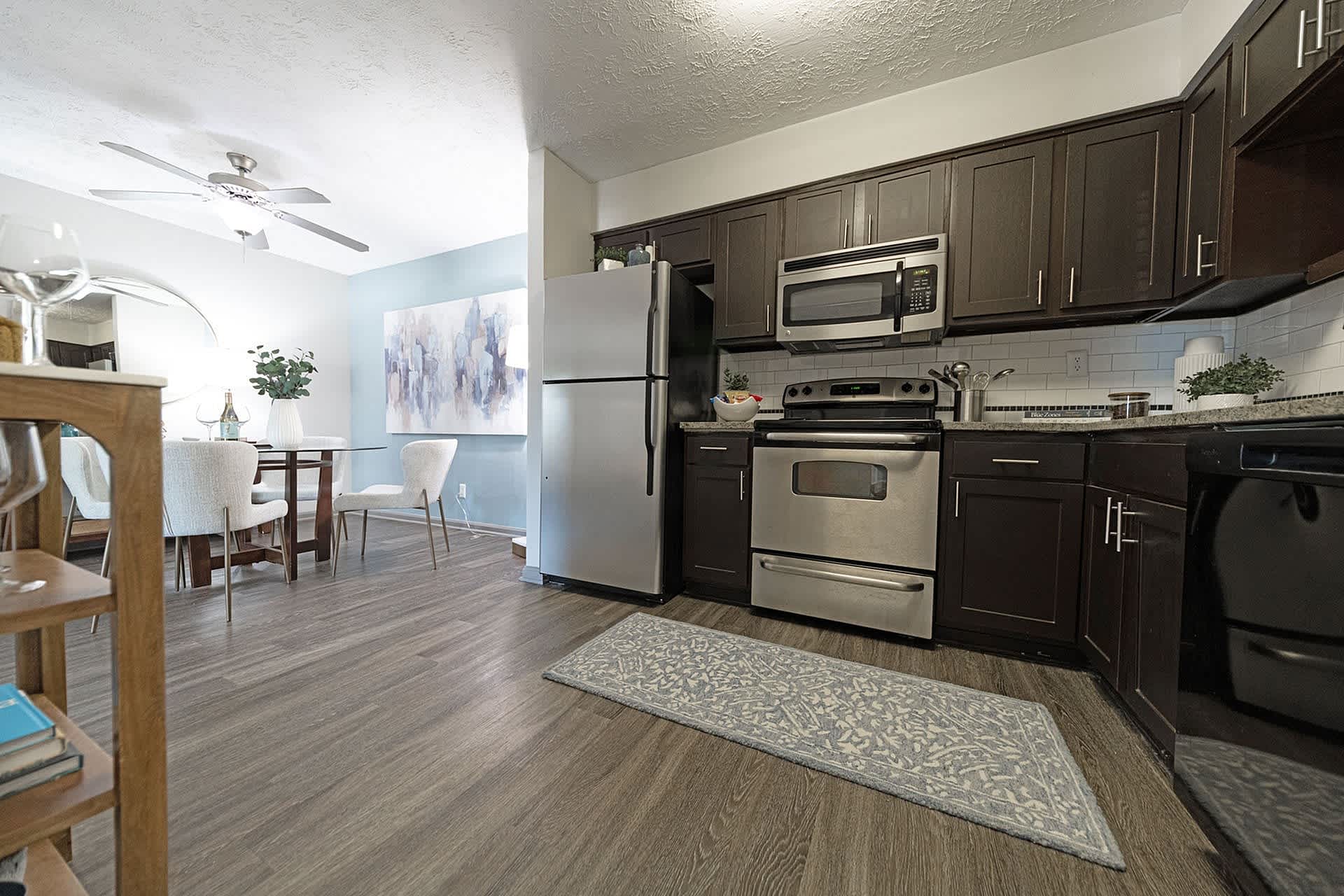District at Hurstbourne – photo 4