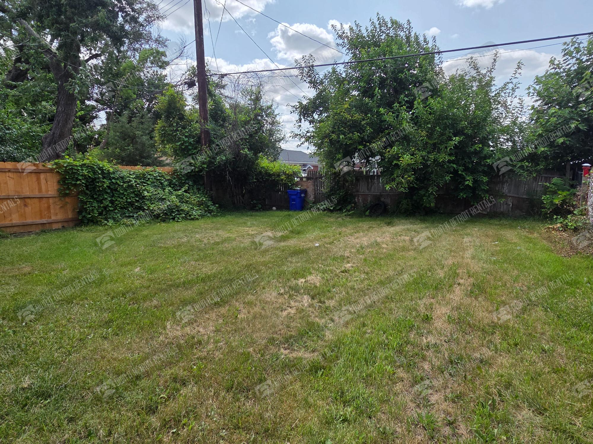 19335 Plainview Ave – photo 3