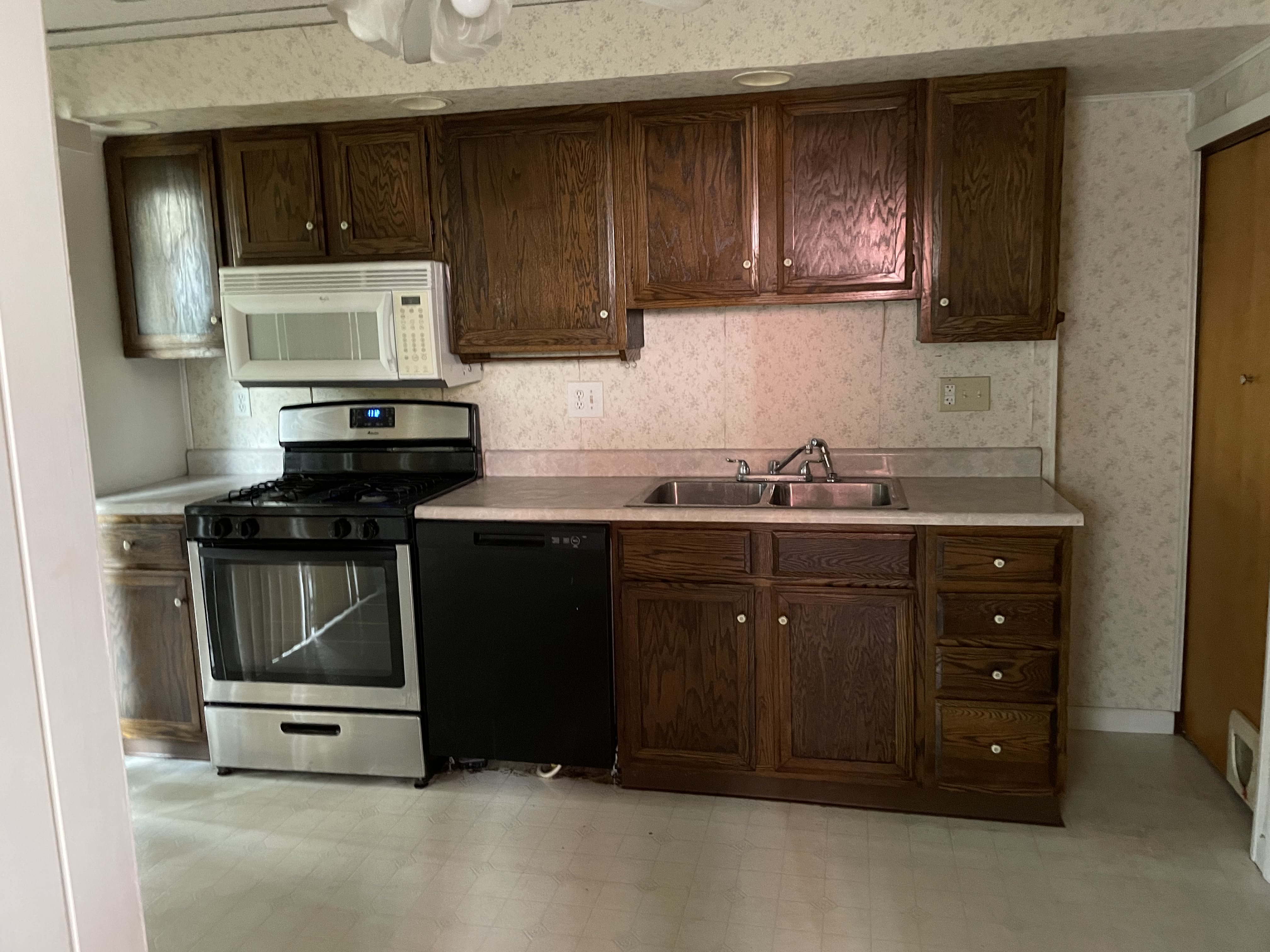 812 N 6th St – photo 3