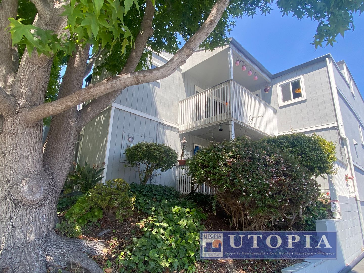 Spacious, sunny two-bedroom, two-bath condo is only a few short blocks to the Beach Boardwalk – photo 2