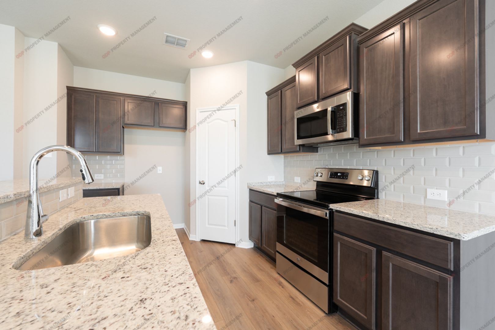 Available now! Spacious 4 Bedroom Home in South Temple – Friars Creek Neighborhood – photo 3