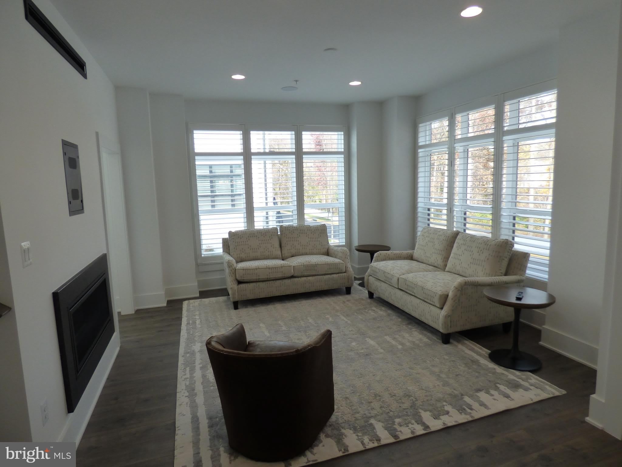 11360 EMERALD PARK Road – photo 3