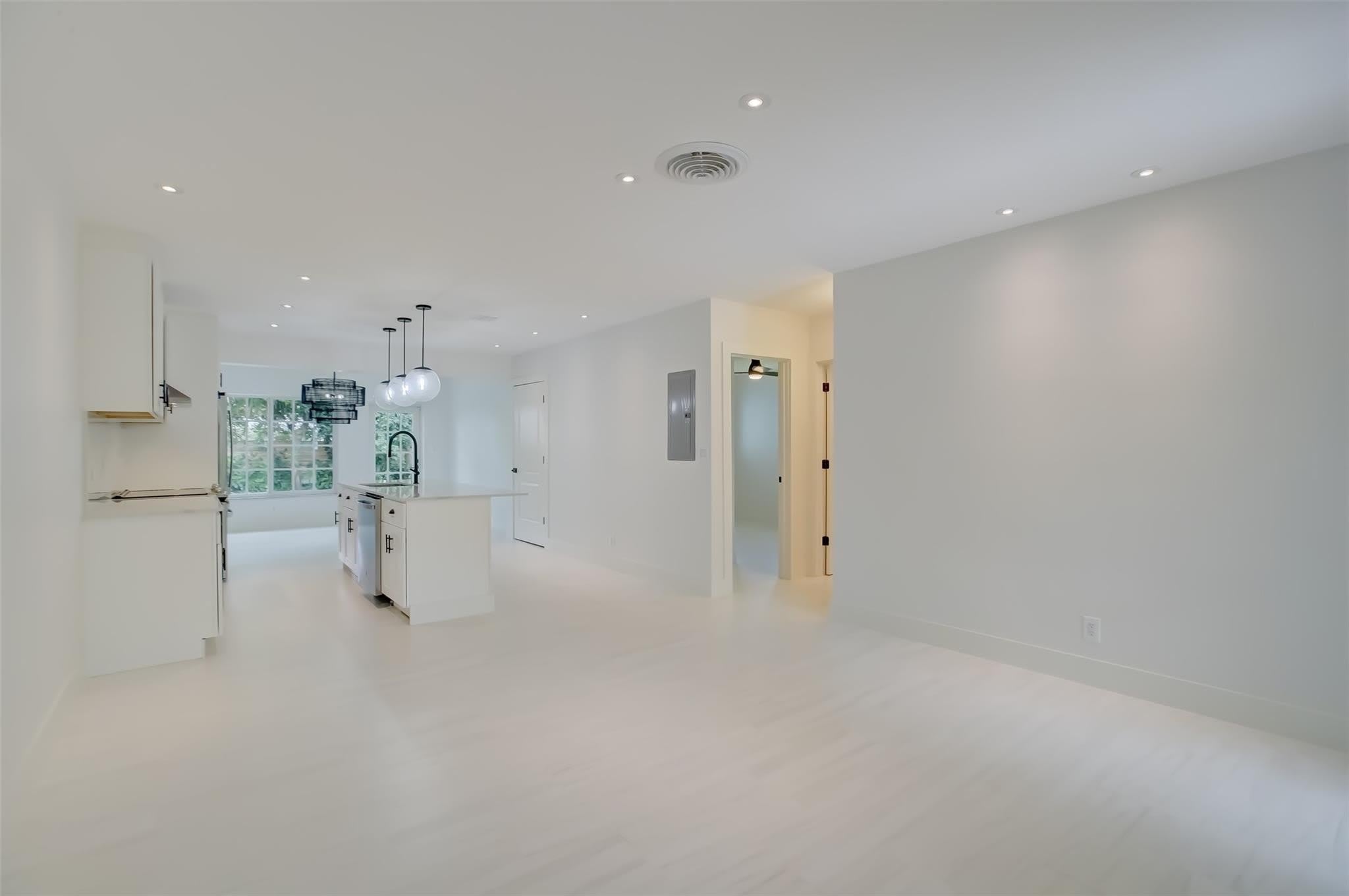 820 NE 23rd Avenue – photo 5