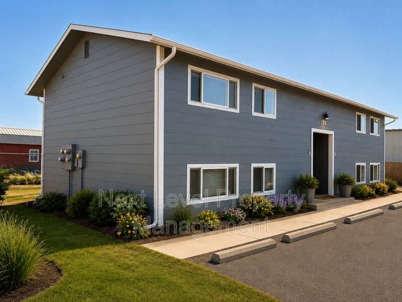 171 Rosewood Drive – photo 1