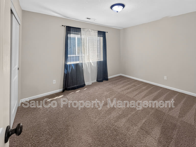 17179 Northwest Trillium Street – photo 5