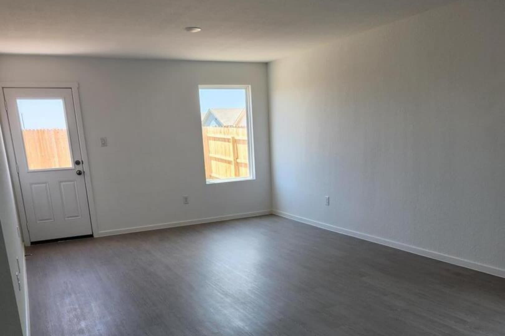 Charming & Modern Single-Story 3-bedroom, 2-bath in Aston Park – photo 5