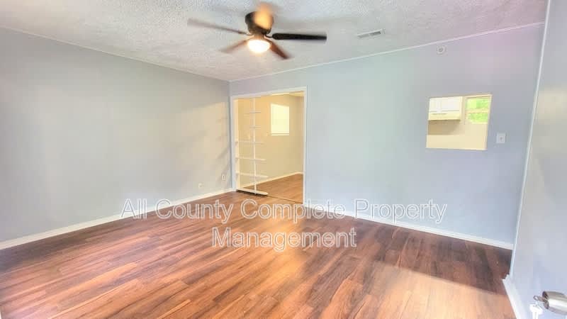 9348 Culpeper Ave – photo 5
